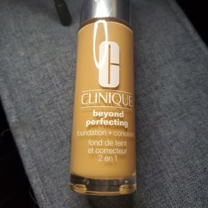 Clinique beyond perfecting foundation